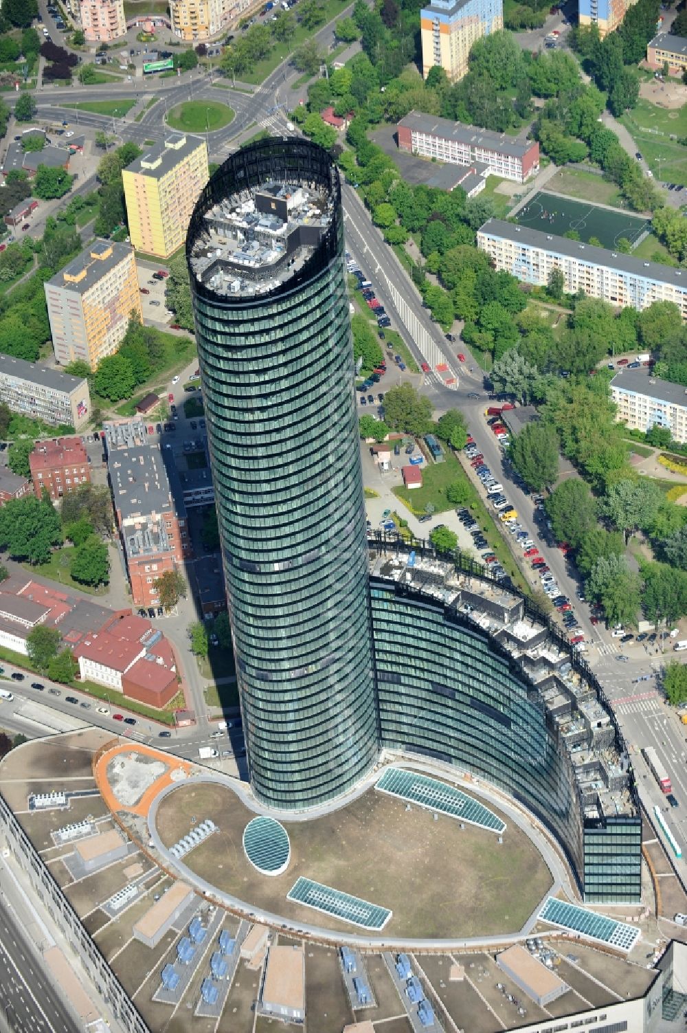 Aerial photograph Wroclaw / Breslau - The newly constructed high-rise sky tower in Wroclaw / Breslau. The modern residential and commercial building is 260 meters, the tallest building in Poland. Architect is Dariusz Dziubi?ski Studio Archiektoniczne FOLD s.c