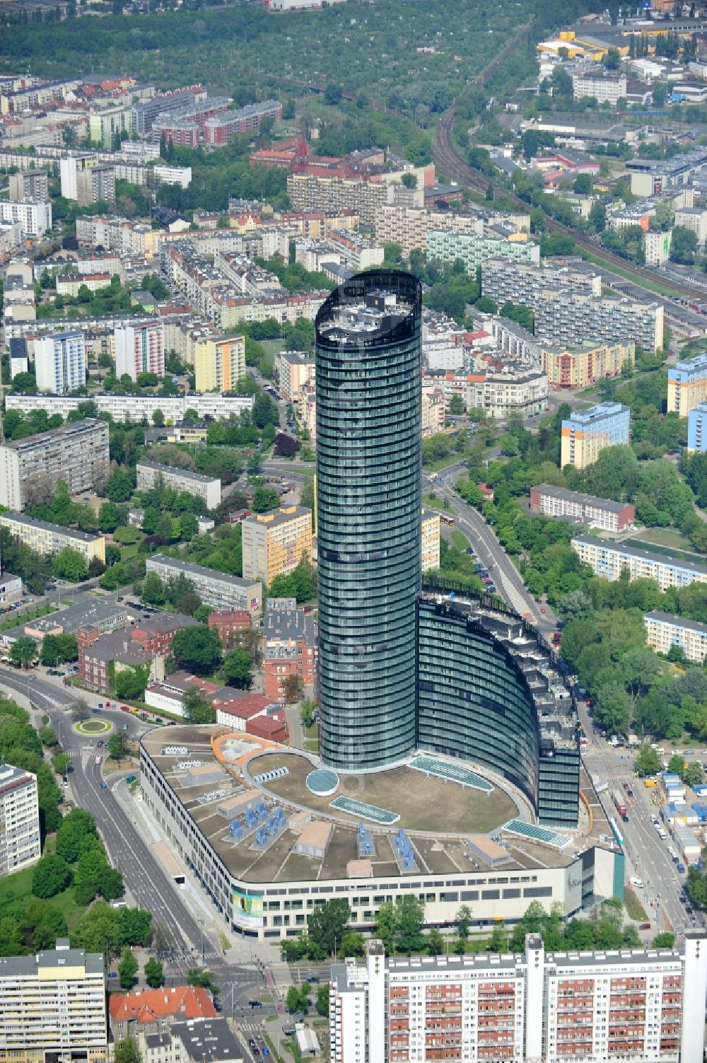 Wroclaw / Breslau from the bird's eye view: The newly constructed high-rise sky tower in Wroclaw / Breslau. The modern residential and commercial building is 260 meters, the tallest building in Poland. Architect is Dariusz Dziubi?ski Studio Archiektoniczne FOLD s.c