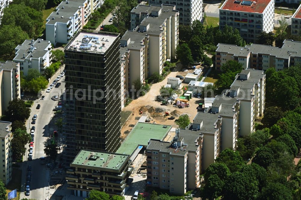 Aerial image Berlin - High-rise construction site for a new residential and commercial building Theodor-Loos-Weg corner Wutzkyallee in the district Buckow in Berlin, Germany