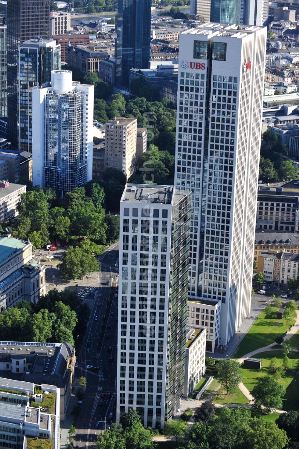 Frankfurt am Main from the bird's eye view: The Opernturm in Frankfurt / Main in Hesse accomodates the German headquaters of the UBS bank. The building was certificated as LEED-Gold. It means the tower was built enviromentally friendly, resource-efficient and sustainable