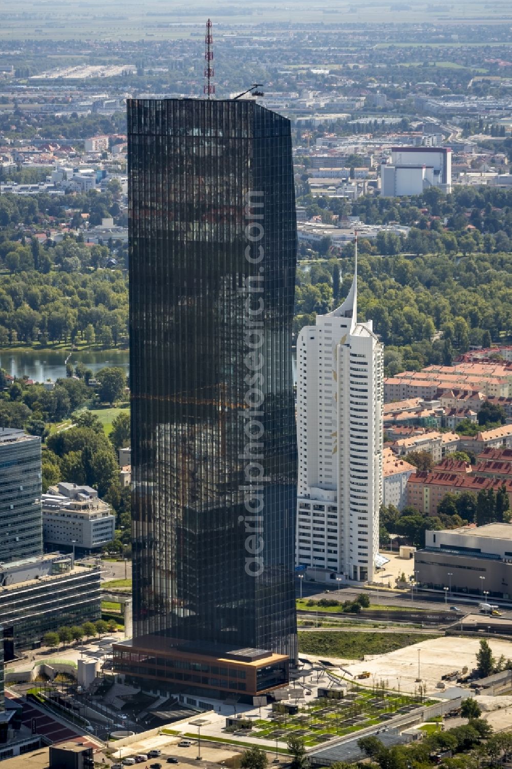 Aerial photograph Wien - Highrise Tech Gate Vienna Economic and Technology GmbH in Austria Center Vienna in Austria