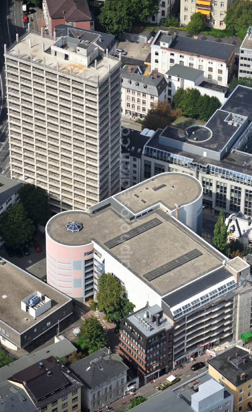 Aerial image Frankfurt am Main - The Turmcenter was biult in 1971 und used untill 2005. The car park belongs to the biulding complex