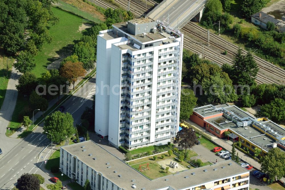 Aerial photograph Augsburg - High-rise building in the residential area on Heckrosenweg in Augsburg in the state of Bavaria