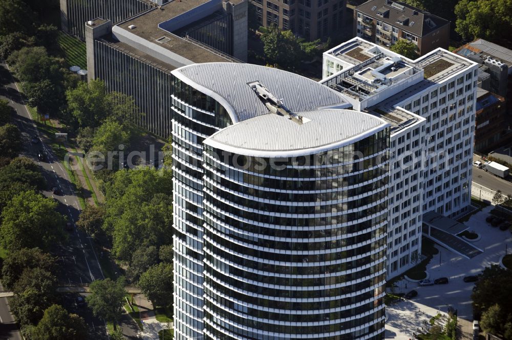 Aerial photograph Düsseldorf - Office buildings and commercial high-rise complex Sky Office on street Kennedydamm in the district Golzheim in Duesseldorf at Ruhrgebiet in the state North Rhine-Westphalia, Germany