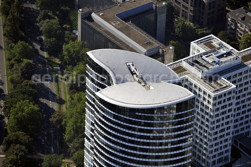 Düsseldorf from above - Office buildings and commercial high-rise complex Sky Office on street Kennedydamm in the district Golzheim in Duesseldorf at Ruhrgebiet in the state North Rhine-Westphalia, Germany