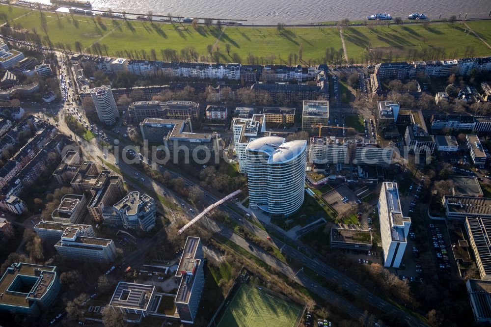 Aerial image Düsseldorf - Office buildings and commercial high-rise complex Sky Office on street Kennedydamm in the district Golzheim in Duesseldorf at Ruhrgebiet in the state North Rhine-Westphalia, Germany