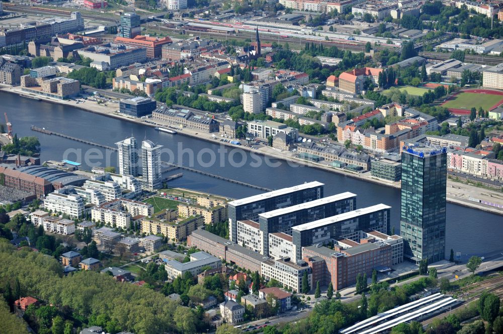 Berlin from the bird's eye view: Office buildings and commercial high-rise complex Treptower on street An den Treptowers in the district Treptow in Berlin, Germany