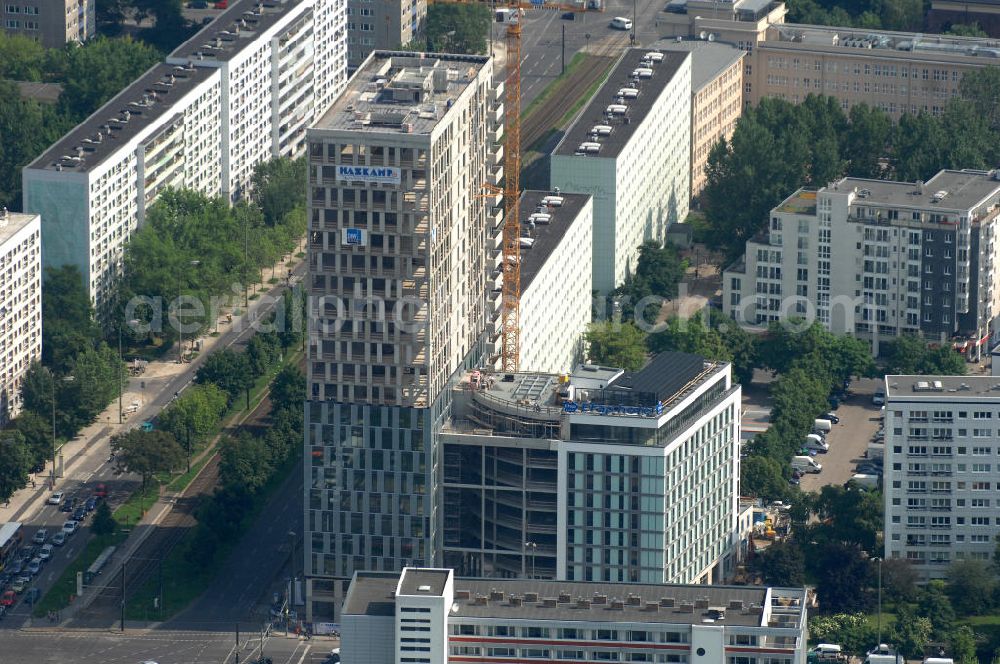 Berlin from above - Blick auf die Hochhaus- Baustelle Mollstraße 31 Ecke Otto-Braun-Straße für das neue Wohn- und Geschäftshaus Königstadt- Carree . Rechts daneben entsteht das neue ETAP Hotel. View of the high-rise construction on the corner of Otto-Braun-Strasse for the new residential and commercial building. To the right stands the new ETAP hotel.