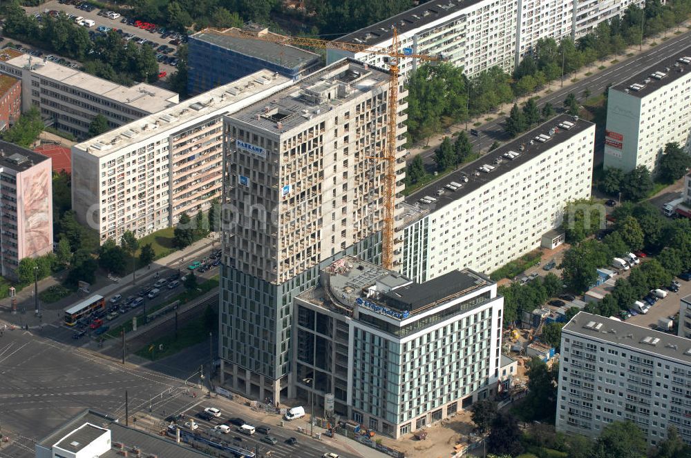 Berlin from above - Blick auf die Hochhaus- Baustelle Mollstraße 31 Ecke Otto-Braun-Straße für das neue Wohn- und Geschäftshaus Königstadt- Carree . Rechts daneben entsteht das neue ETAP Hotel. View of the high-rise construction on the corner of Otto-Braun-Strasse for the new residential and commercial building. To the right stands the new ETAP hotel.