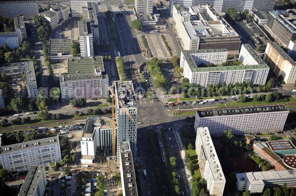 Berlin from the bird's eye view: Blick auf die Hochhaus- Baustelle Mollstraße 31 Ecke Otto-Braun-Straße für das neue Wohn- und Geschäftshaus Königstadt- Carree . Rechts daneben entsteht das neue ETAP Hotel. View of the high-rise construction on the corner of Otto-Braun-Strasse for the new residential and commercial building. To the right stands the new ETAP hotel.