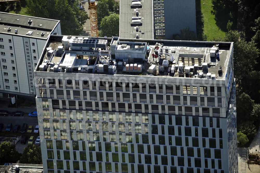 Berlin from above - Blick auf die Hochhaus- Baustelle Mollstraße 31 Ecke Otto-Braun-Straße für das neue Wohn- und Geschäftshaus Königstadt- Carree . Rechts daneben entsteht das neue ETAP Hotel. View of the high-rise construction on the corner of Otto-Braun-Strasse for the new residential and commercial building. To the right stands the new ETAP hotel.