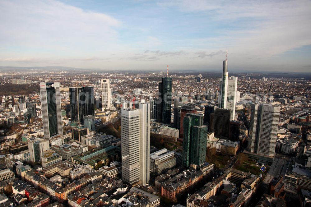 Aerial image Frankfurt am Main - Blick auf die Frankfurter Innenstadt und das Bankenviertel, mit dem Commerzbank-Tower, dem Main Tower und dem Trianon. View to the inner city of Frankfurt at the Main.