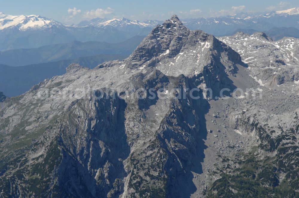 Weißbach bei Lofen from the bird's eye view: Alpenmassiv Hochkranz in der Nähe von Weißbach bei Lofen und ist im Nationalpark Berchtesgaden.