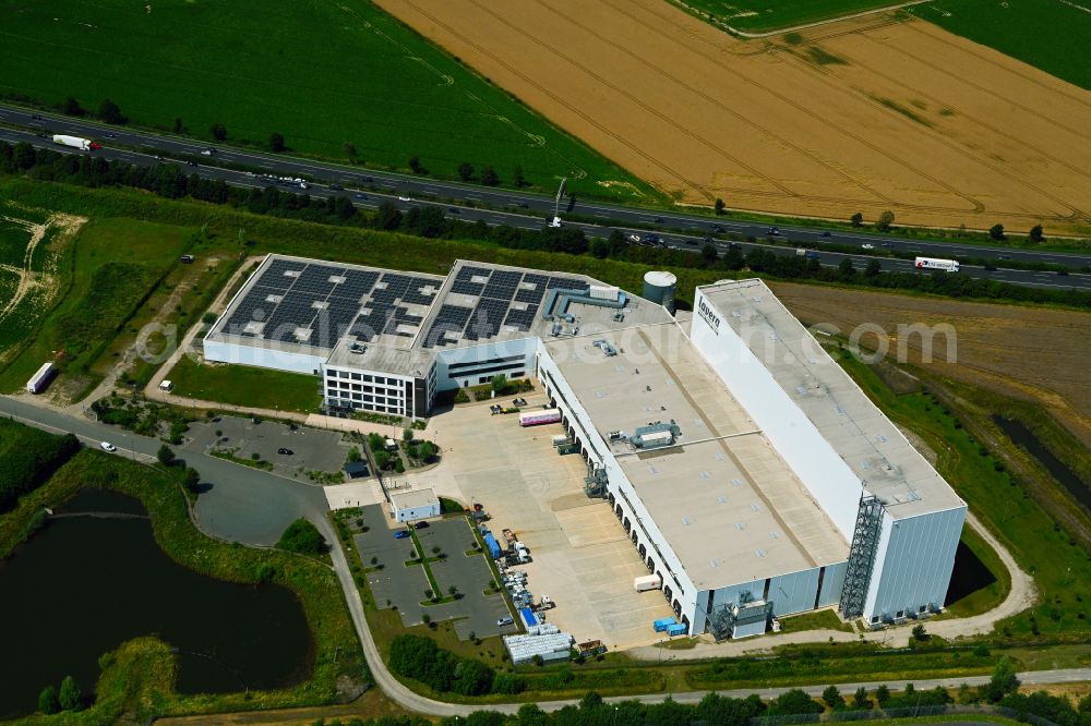 Aerial photograph Barsinghausen - High-bay warehouse building complex and logistics center on the premises of Laverana GmbH & Co. KG on street Laverastrasse in the district Bantorf in Barsinghausen in the state Lower Saxony, Germany