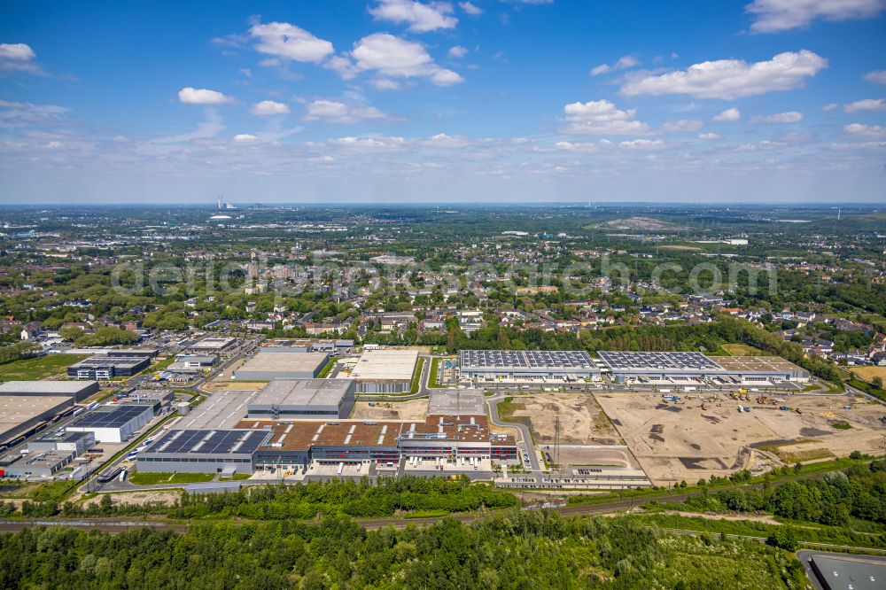 Aerial photograph Gelsenkirchen - Of a high-bay warehouse building complex and logistics center on the Europastrasse in the district of Bulmke-Huellen in Gelsenkirchen in the Ruhr area in the state of North Rhine-Westphalia, Germany