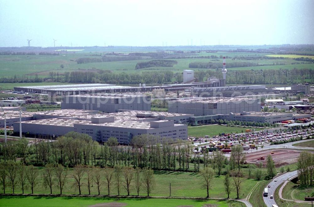 Aerial image Haldensleben/Sachsen-Anhalt - Hochregallager und Logistiksystem des OTTO-Versandhandels in Haldensleben/Sachsen-Anhalt. Ein Projekt der ECE-Projektmanagement GmbH Hamburg. Im Bild auch DANZAS-Speditionsanlagen. OTTO Versand Versanzentrum Haldensleben Zentrale Hamburger Str.1 39340 Haldensleben Tel.: (03904) 61-0 Datum: 05.05.03