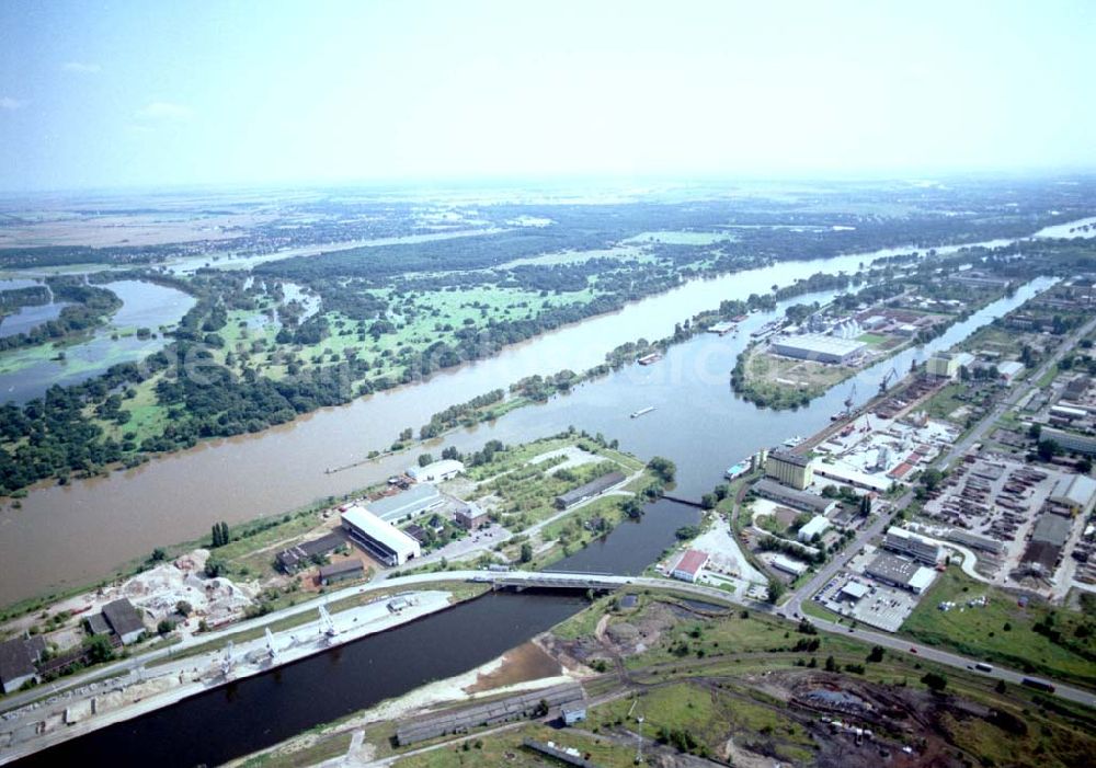 Aerial image Magdeburg - 16.08.2002 Hochwasser am Elbebereich Magdeburg