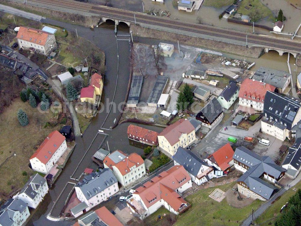 Bad Schandau from the bird's eye view: 31.03.2006 Bad Schandau; Hochwasser in Bad Schandau durch die Elbe entland der Bahnstrecke nach Krippen.