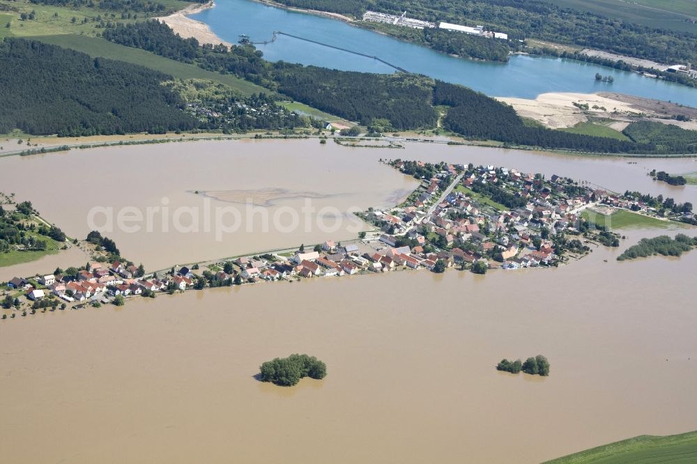 Riesa Bobersen from the bird's eye view: Flood disaster flood flooding the banks of the Elbe and the surrounding areas in Riesa in Saxony