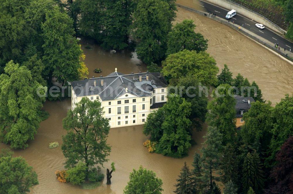 Greiz from above - Flood disaster flood flooding the banks of the river Weiße Elster and flooding of Greizer summer palace in Greiz in Thuringia