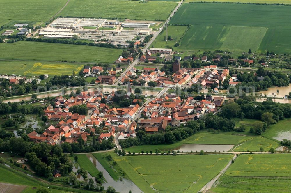 Ringleben from the bird's eye view: Flood flood disaster with crossing the level of Gera and flooding parts of the town Ringleben in Thuringia