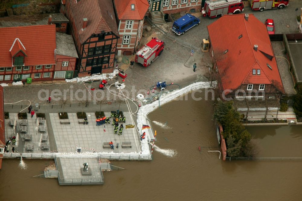 Lauenburg from the bird's eye view: Flood disaster on the banks of the Elbe River in the city of Lauenburg, in Schleswig-Holstein