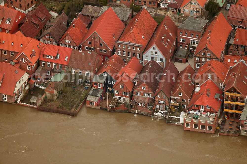 Aerial photograph Lauenburg - Flood disaster on the banks of the Elbe River in the city of Lauenburg, in Schleswig-Holstein