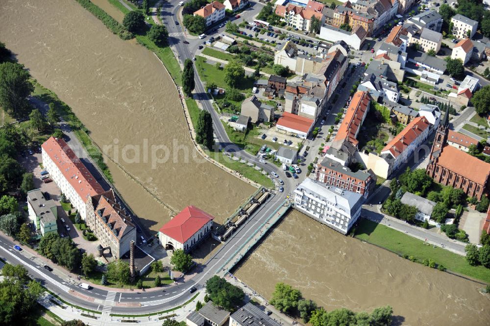 Guben from above - Blick auf das Hochwasser der Neiße in Guben mit Blick auf den Grenzübergang. View of the flood of the River Neisse in Guben overlooking the border crossing.