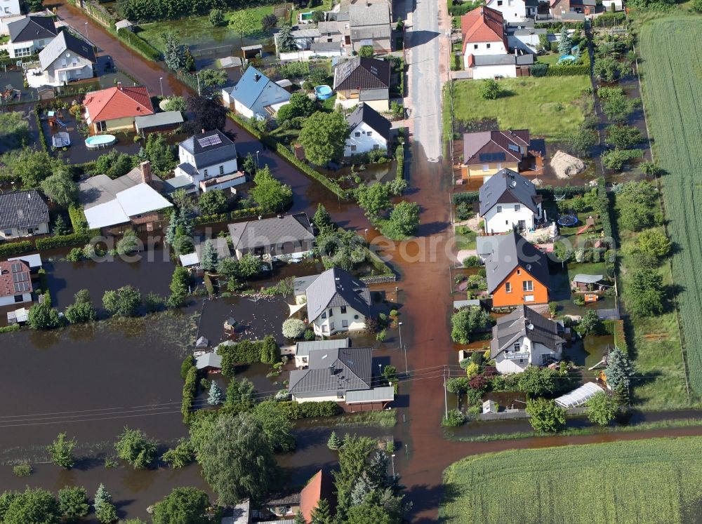 Aken from above - Flood level - situation on the floodplains of the river Elbe in the village Aken in Saxony-Anhalt