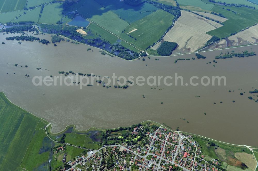 Aerial image Sandau - Flood level - situation from flooding and overflow of the banks of the Elbe along the Lower course at Sandau (Elbe) in Saxony-Anhalt