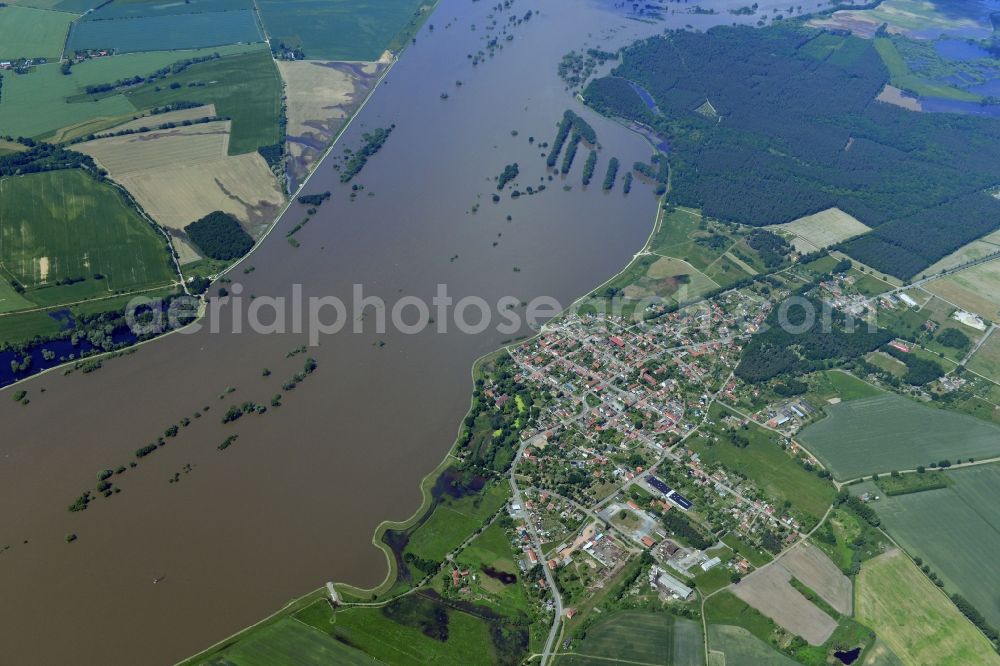 Aerial photograph Sandau - Flood level - situation from flooding and overflow of the banks of the Elbe along the Lower course at Sandau (Elbe) in Saxony-Anhalt