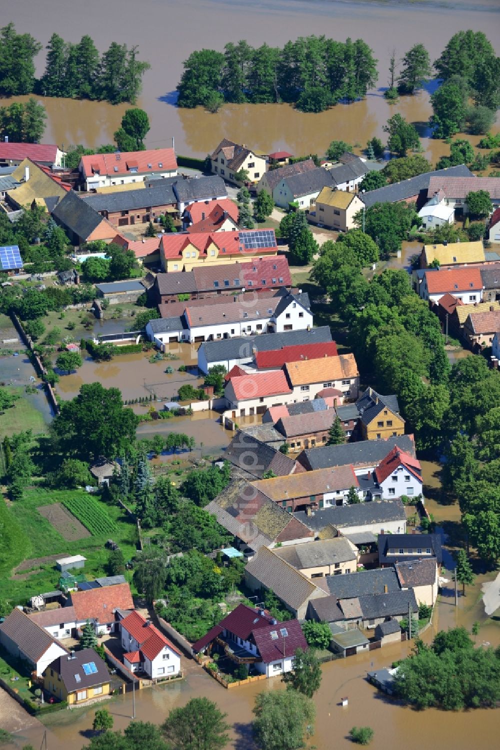 Glaucha OT Oberglaucha from above - Flood level - situation from flooding and overflow of the bank of the Mulde in Glaucha destrict Oberglaucha inSaxony