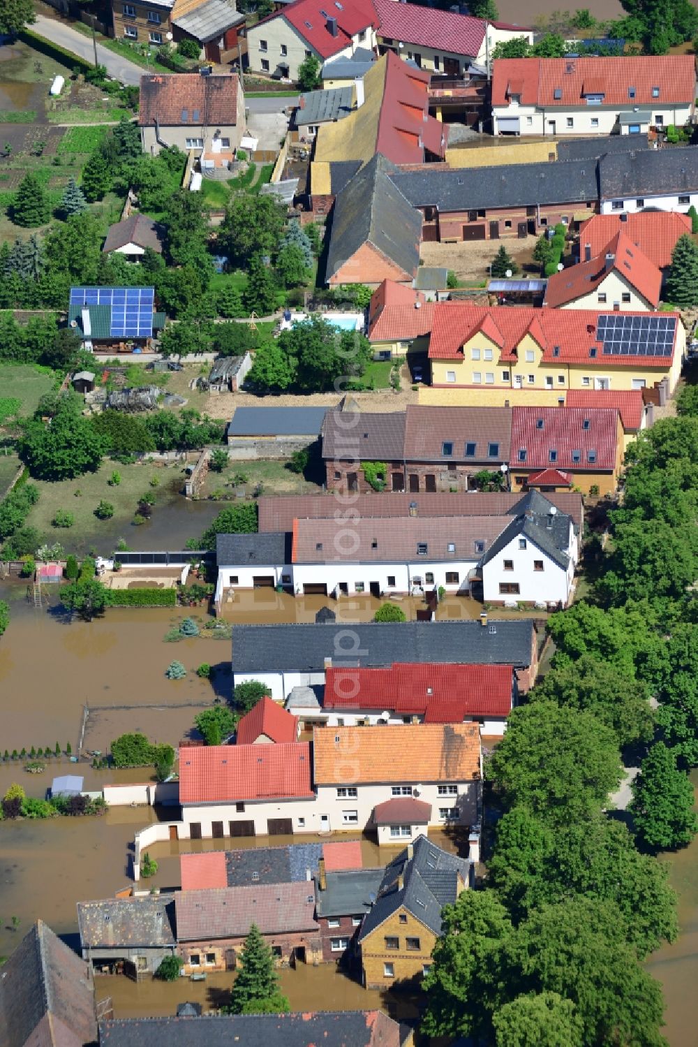 Glaucha OT Oberglaucha from the bird's eye view: Flood level - situation from flooding and overflow of the bank of the Mulde in Glaucha destrict Oberglaucha inSaxony