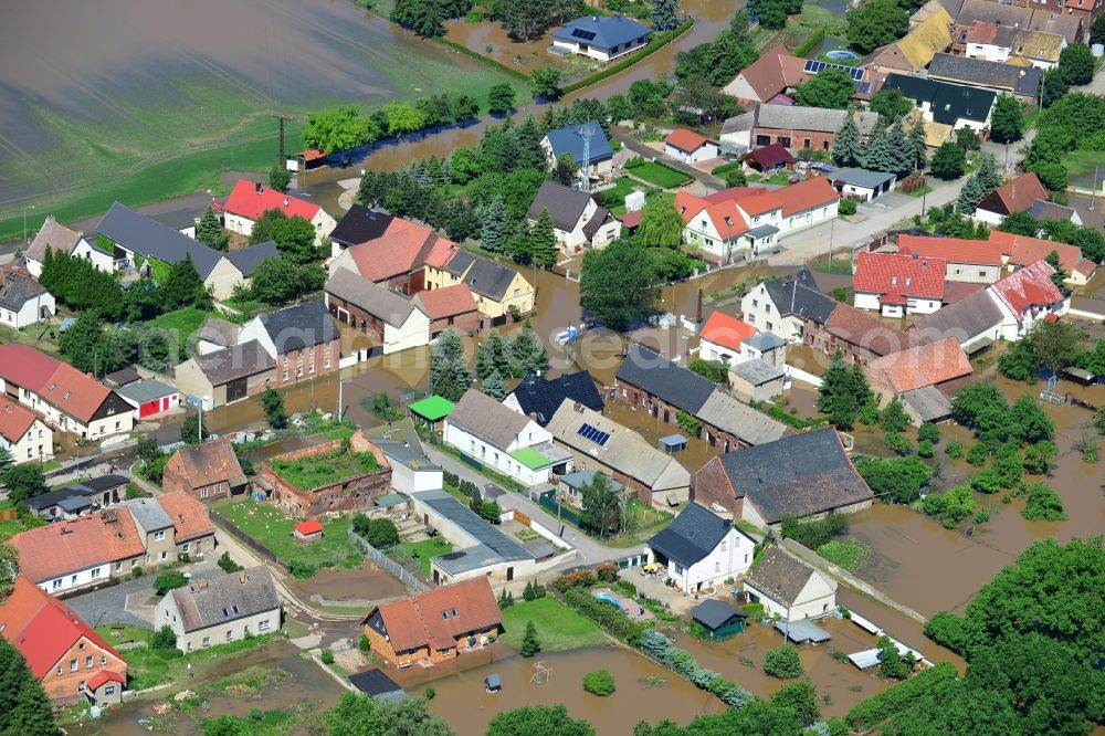 Glaucha OT Oberglaucha from the bird's eye view: Flood level - situation from flooding and overflow of the bank of the Mulde in Glaucha destrict Oberglaucha inSaxony