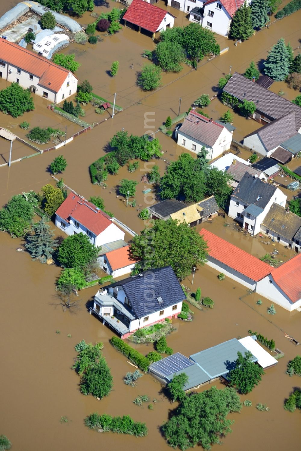 Aerial photograph Gruna - Flood level - situation from flooding and overflow of the bank of the Mulde near Gruna in Saxony