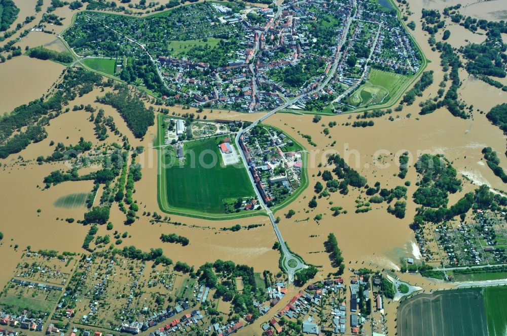 Jeßnitz from the bird's eye view: Flood level - situation from flooding and overflow of the bank of the Mulde at Jeßnitz in Saxony-Anhalt