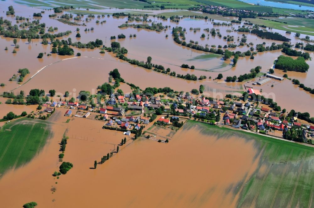 Laußig from above - Flood level - situation from flooding and overflow of the bank of the Mulde in Saxony in Laußig