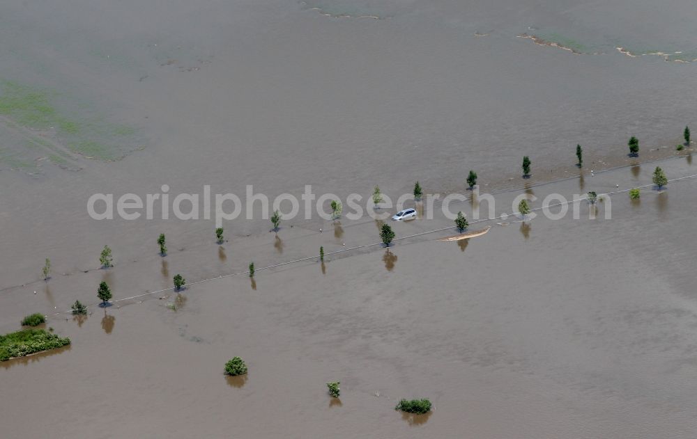 Aerial image Fischbeck ( Elbe ) - Flood level - by dam failure situation on the floodplain of the Elbe at Fischbeck ( Elbe ) in Saxony-Anhalt