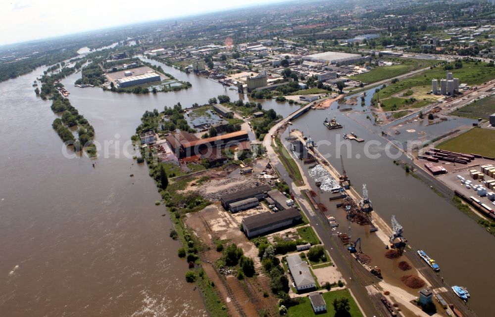 Magdeburg from above - Flood level - situation on the shore area of the descent channel in the industry - Port Magdeburg - Rothensee in Saxony-Anhalt