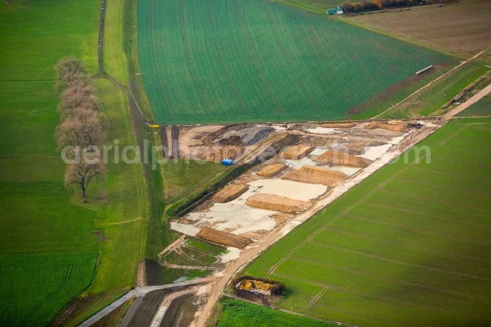 Aerial photograph Duisburg - Flood - protective dam construction in the district Duisburg Sued in Duisburg in the state North Rhine-Westphalia, Germany