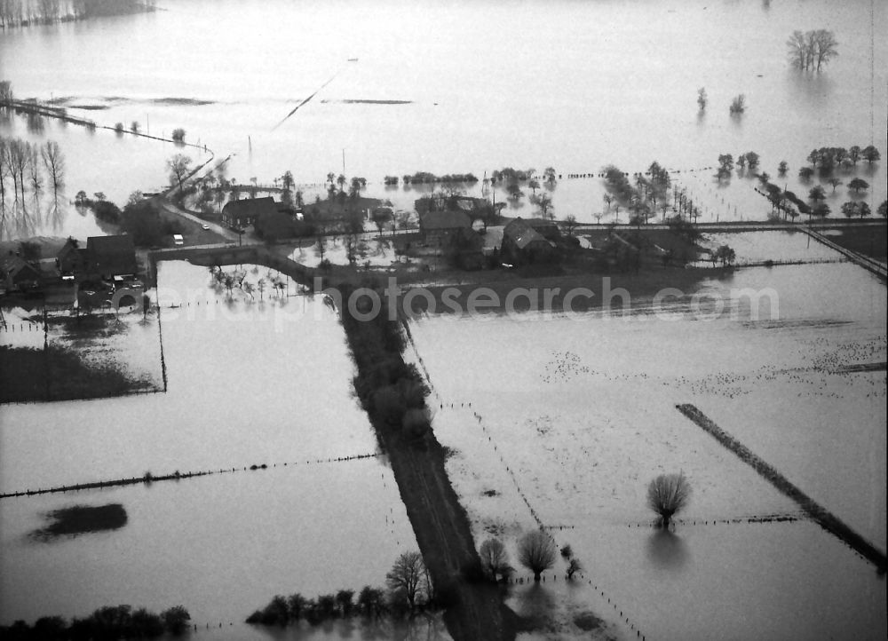 Aerial photograph Bislich - Flood situation around and in the area in Bislich in the state North Rhine-Westphalia, Germany