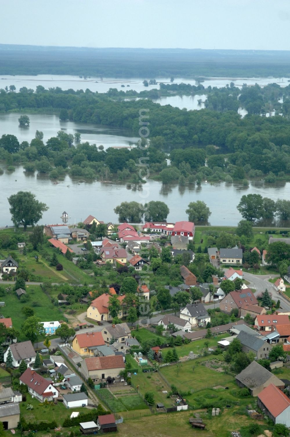 Aerial photograph Ratzdorf - Flood situation around and in the area in Ratzdorf in the state Brandenburg, Germany