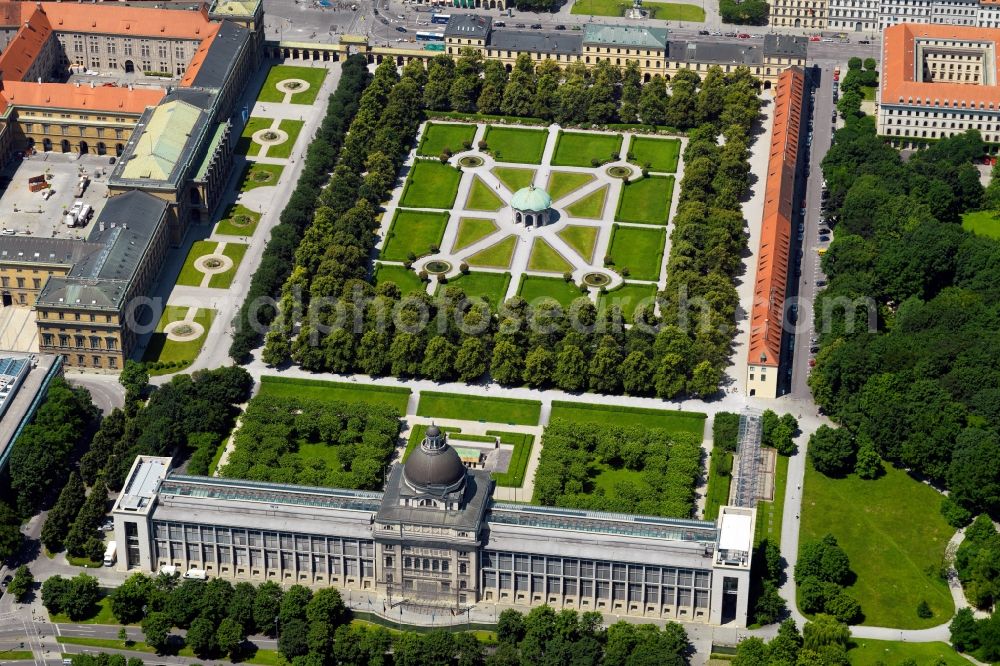 Aerial photograph München - View of the Hofgarten park compound in Munich in the state of Bavaria