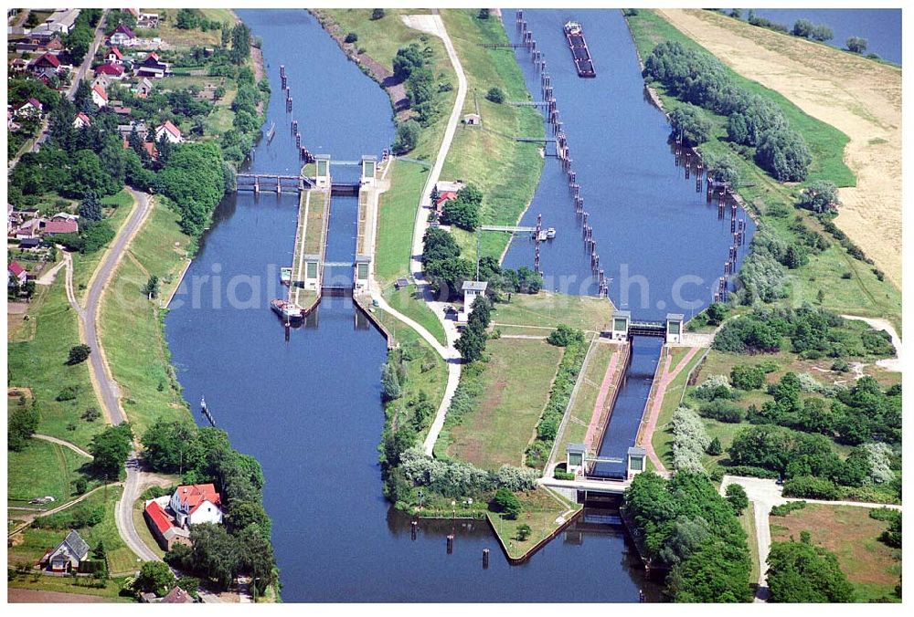 Aerial photograph Hohensaaten - Blick auf die Schleusenanlagen des Finowkanals / Alte Oder im Mündungsbereich zur Oder bei 16248 Hohensaaten an der polnischen Grenze im Norden Brandenburgs