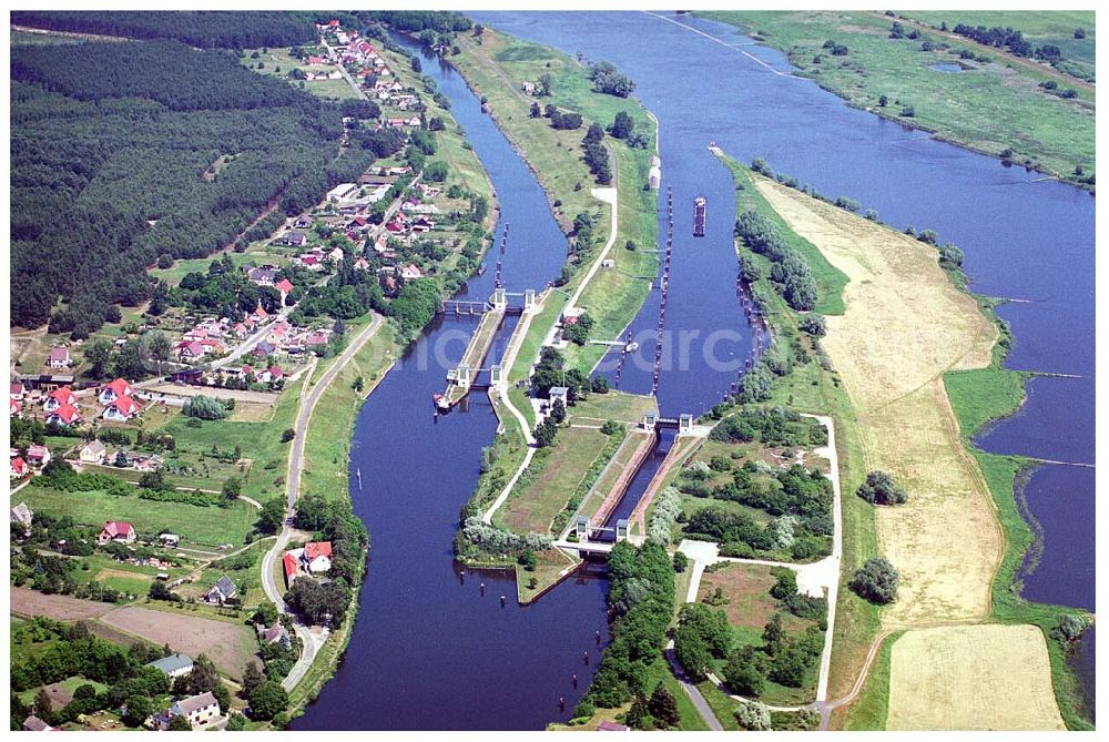 Hohensaaten from above - Blick auf die Schleusenanlagen des Finowkanals / Alte Oder im Mündungsbereich zur Oder bei 16248 Hohensaaten an der polnischen Grenze im Norden Brandenburgs