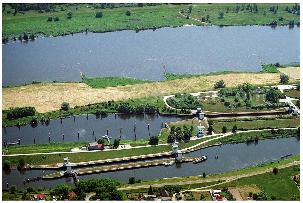 Aerial image Hohensaaten - Blick auf die Schleusenanlagen des Finowkanals / Alte Oder im Mündungsbereich zur Oder bei 16248 Hohensaaten an der polnischen Grenze im Norden Brandenburgs