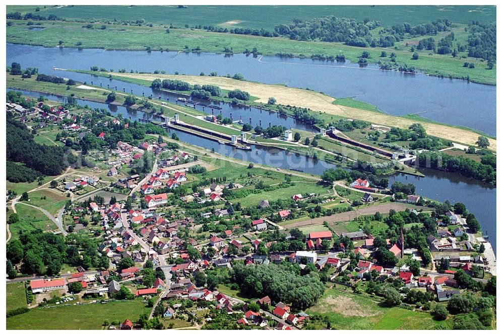 Hohensaaten from above - Blick auf die Schleusenanlagen des Finowkanals / Alte Oder im Mündungsbereich zur Oder bei 16248 Hohensaaten an der polnischen Grenze im Norden Brandenburgs