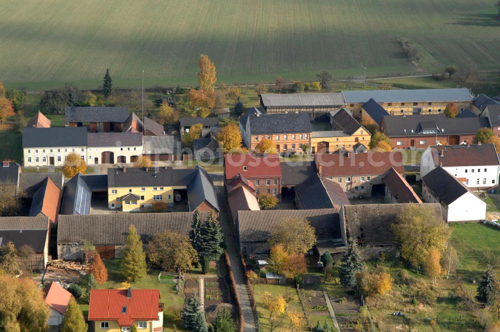 Aerial image Niederer Fläming - Blick auf den Ortsteil Hohenseefeld der Gemeinde Niederer Fläming im Landkreis Teltow-Fläming in Brandenburg. Der Ort entstand im 12. Jahrhundert und ist hauptsächlich durch große Ackerflächen geprägt.