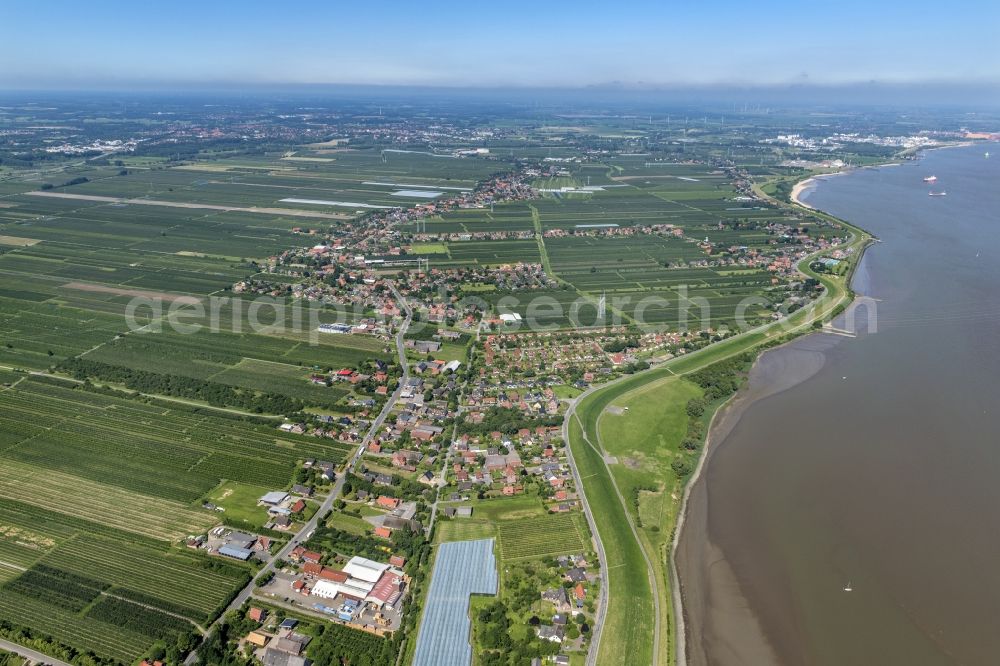 Hollern-Twielenfleth from the bird's eye view: Location in the fruit-growing area Altes Land Hollern Twielenfleth in the federal state of Lower Saxony, Germany