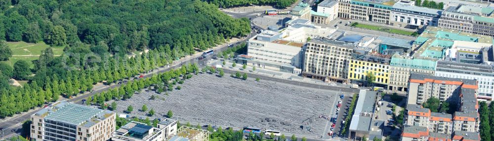 Aerial image Berlin Mitte - Blick auf das Holocaust Mahnmal in Berlin Mitte. Es ist ein Denkmal für die unter der Herrschaft des Nationalsozialismus im Holocaust ermordeten Juden. View of the Holocaust memorial in Berlin Mitte. It is a monument for those under the rule of the Nazis in the Holocaust murdered Jews.